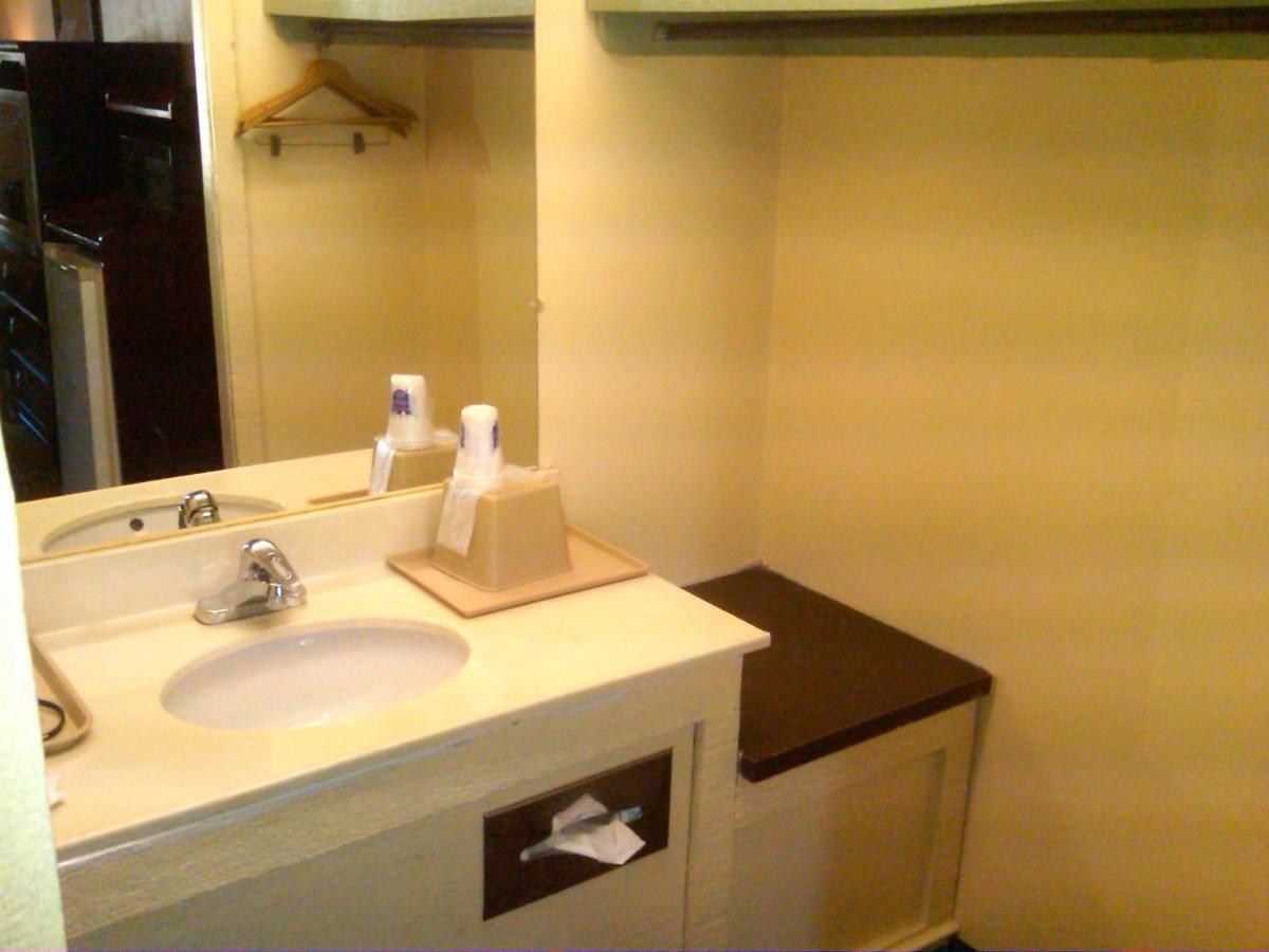Knights Inn - Battle Creek Habitación foto